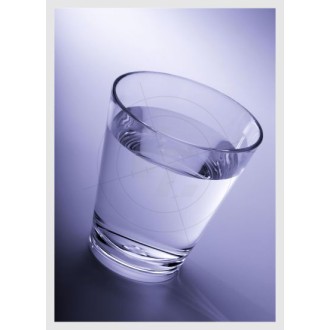 klares Wasser im Glas