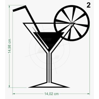 Cocktailgläser mit typischer Dekoration